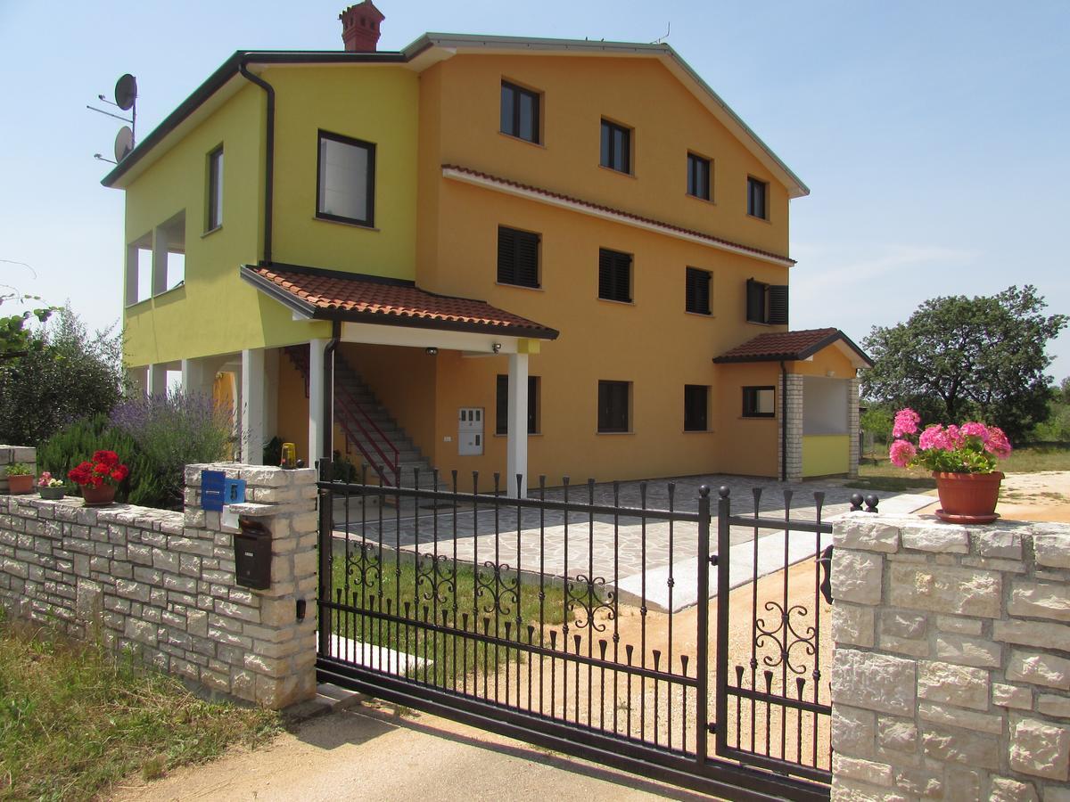 Apartments Goga Umag Exteriör bild